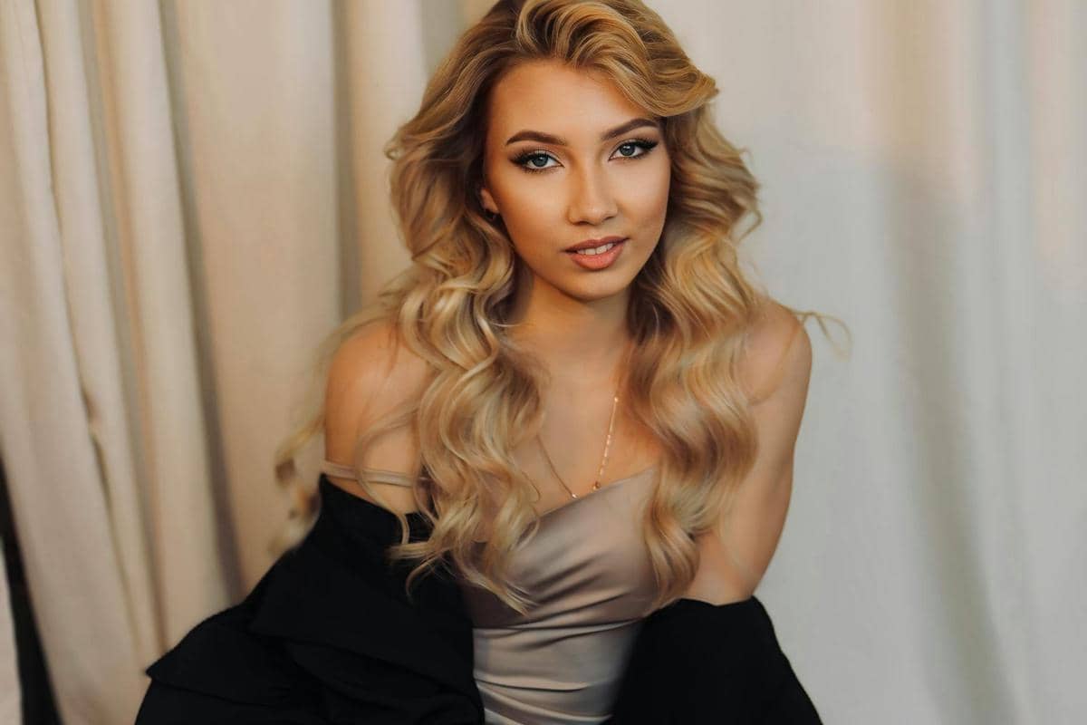 warna rambut golden honey blonde 