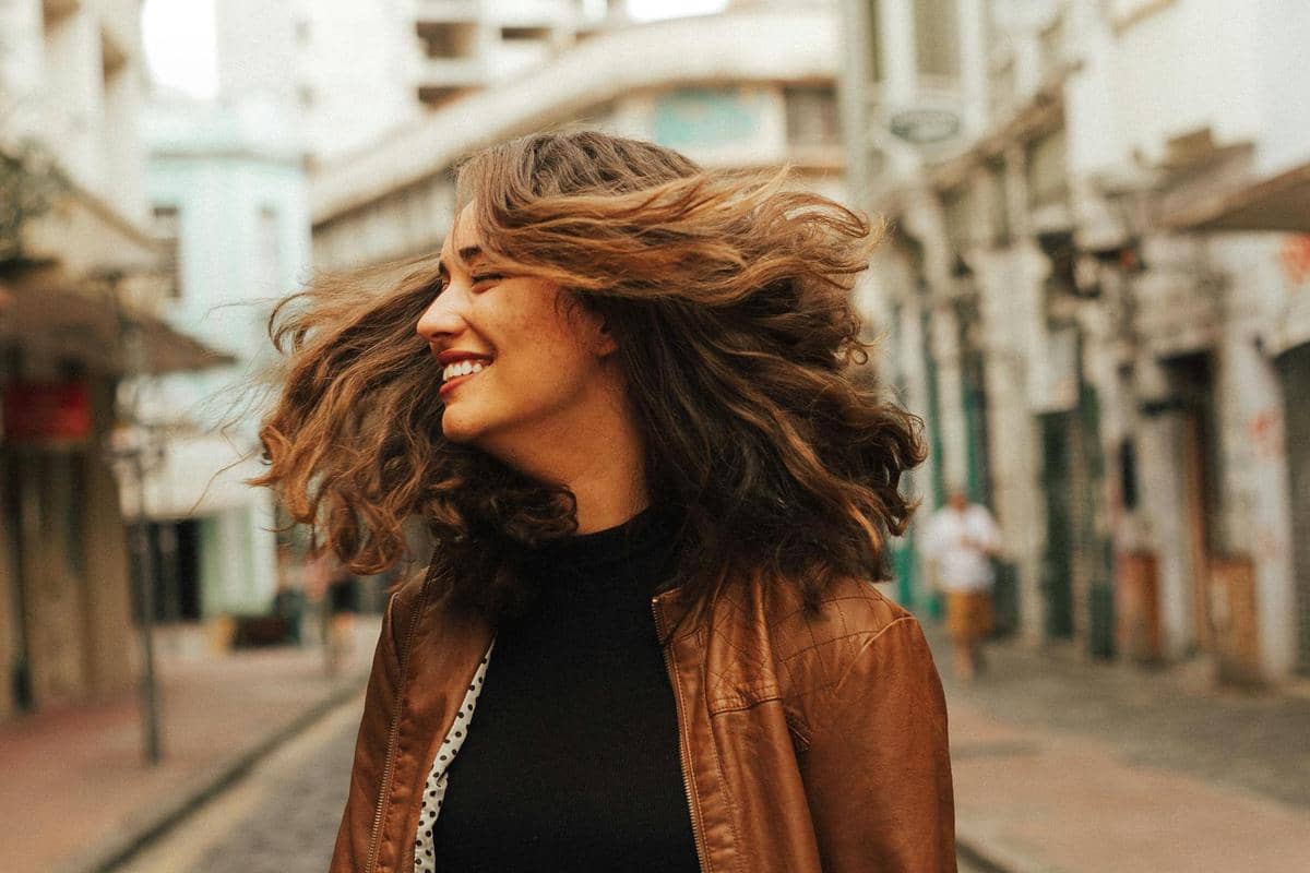 5 Warna Rambut Paling Cocok untuk Tone Kulit Hangat, Auto Fresh!