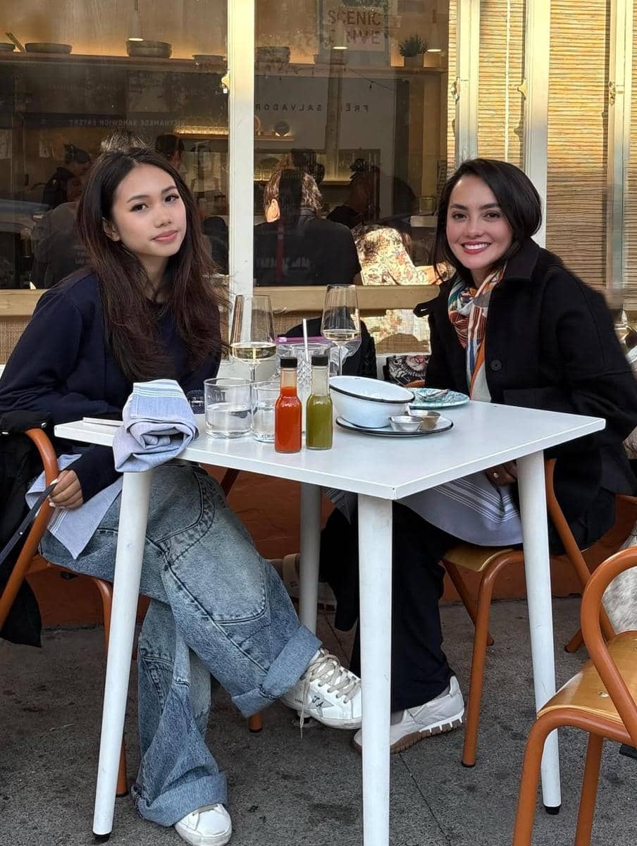 Ririn Ekawati dan kedua anaknya hangout di San Fransisco