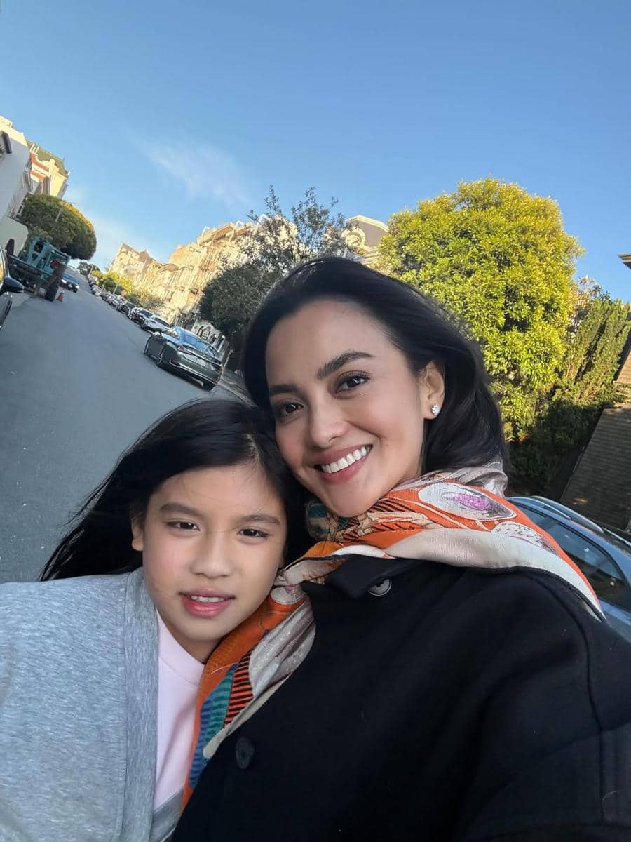 Ririn Ekawati dan kedua anaknya hangout di San Fransisco