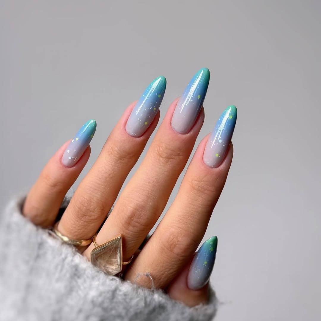 ide nail art nuansa lagoon blue