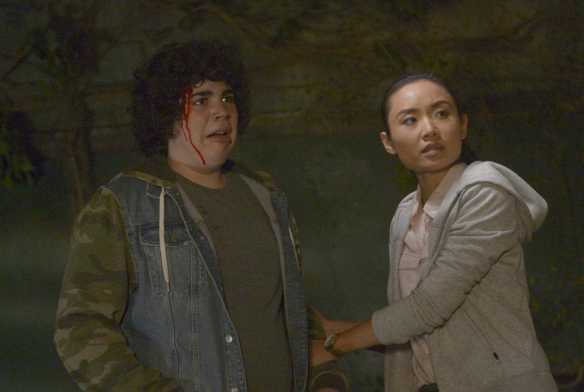 Li Jun Li (kanan) dalam serial The Exorcist