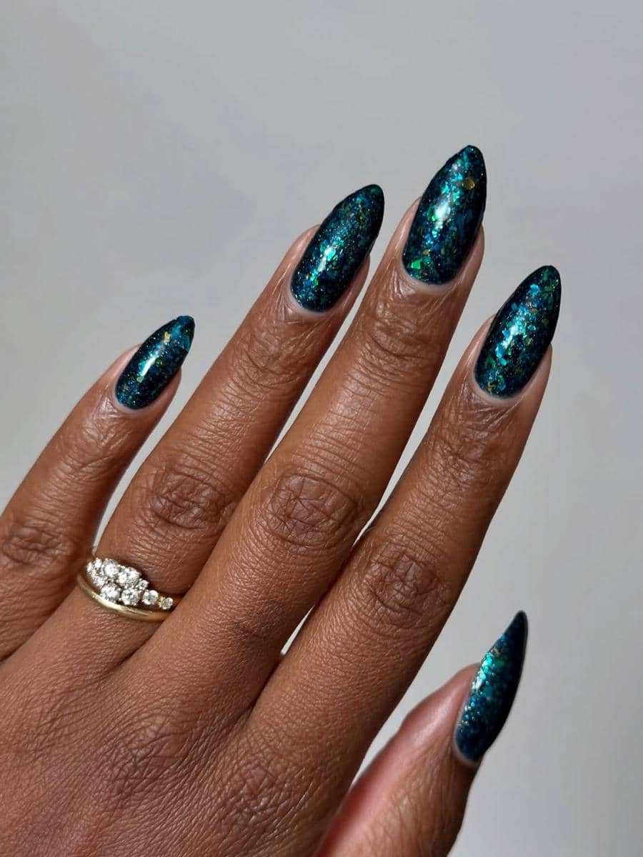ide nail art nuansa lagoon blue