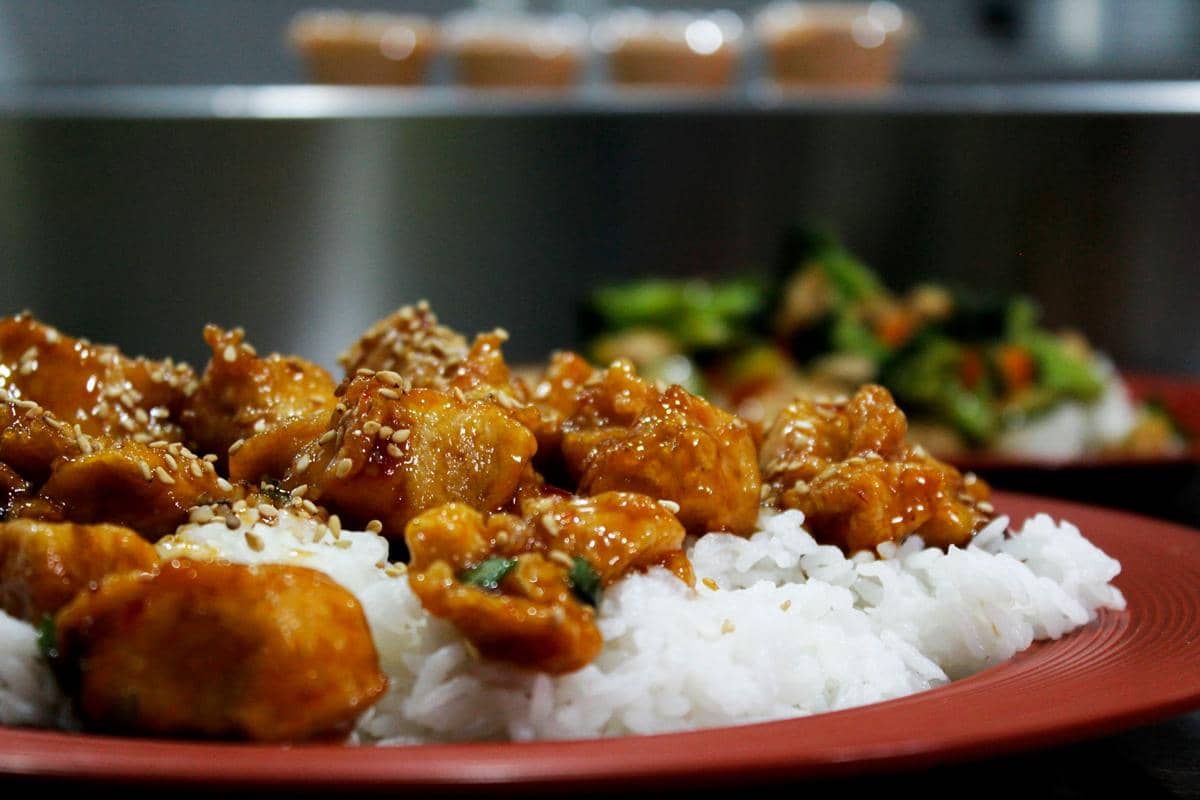 ilustrasi ayam kelapa pedas manis slow cooker