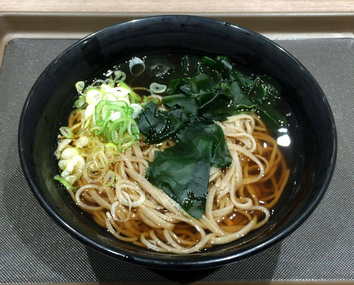ilustrasi soba kuah hangat 