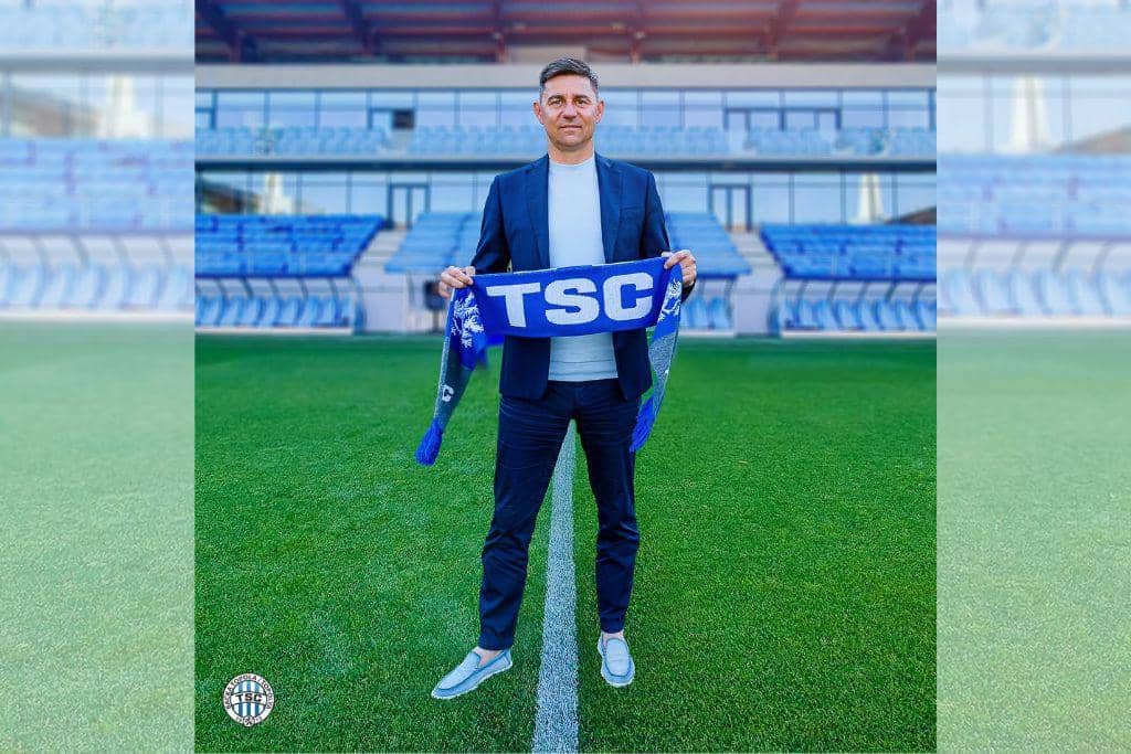 Darije Kalezic saat diumumkan sebagai juru taktik baru klub Liga Super Serbia yakni FK TSC.