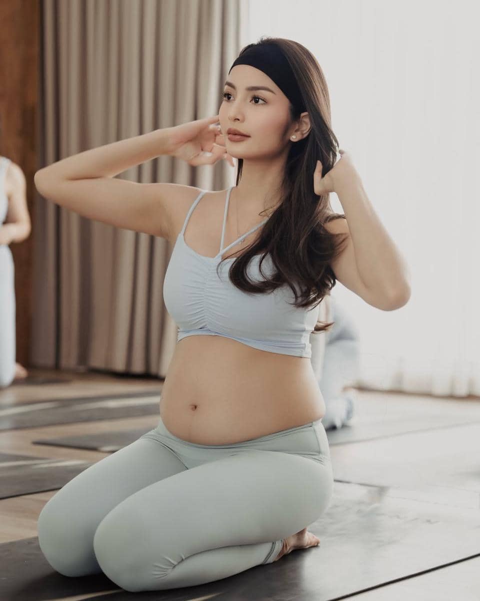 Debi Sagita ikut kelas pilates saat hamil