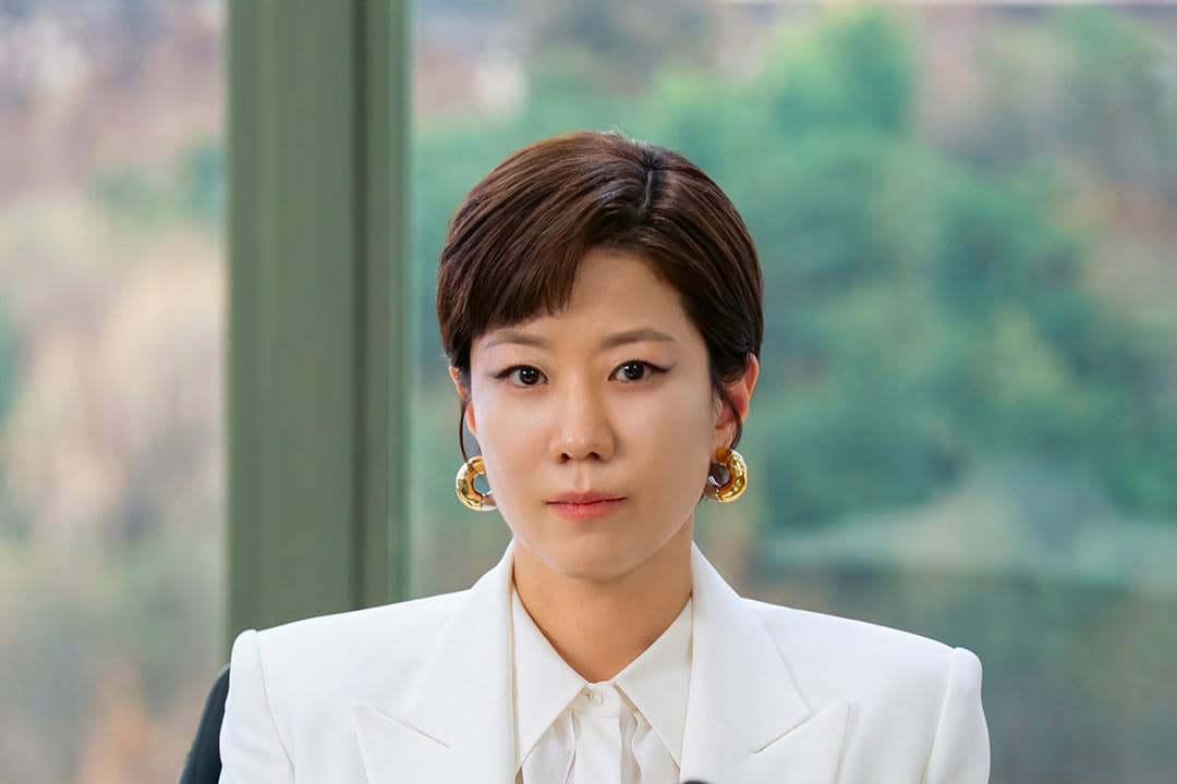 Still cut drama Reborn Rookie.