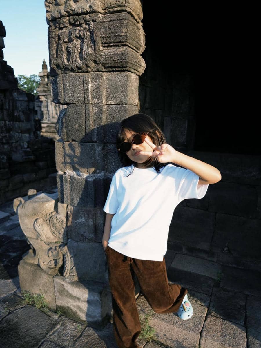 Keluarga Indra Jegel berwisata di Candi Prambanan