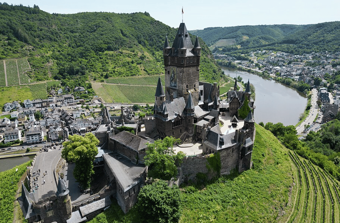 5 Fakta Kastil Cochem, Kastil Romantis yang Menghias Lembah Moselle