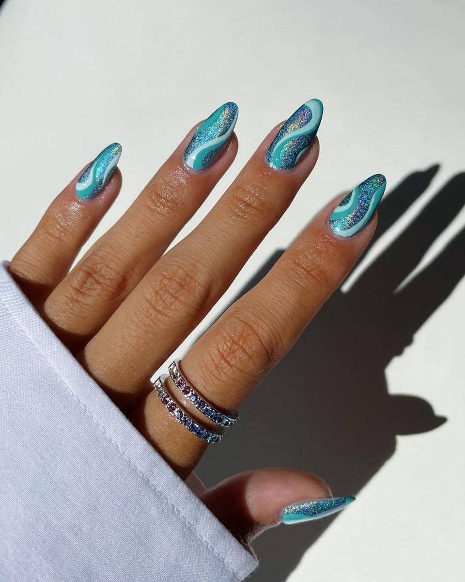 Ide Nail Art Nuansa Lagoon Blue