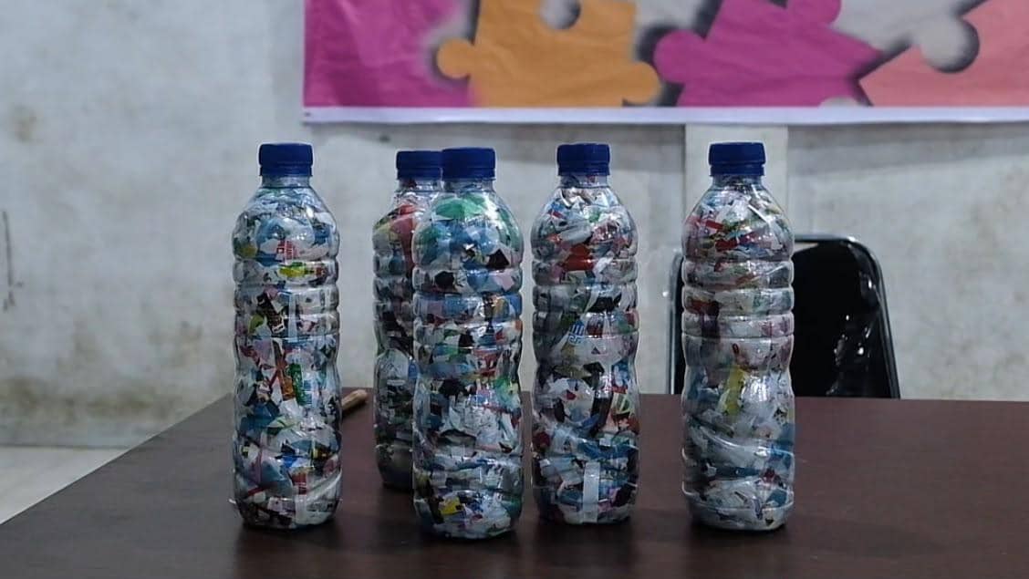 Warga dan Mahasiswa Karo Sulap Sampah Plastik Jadi Ecobrick