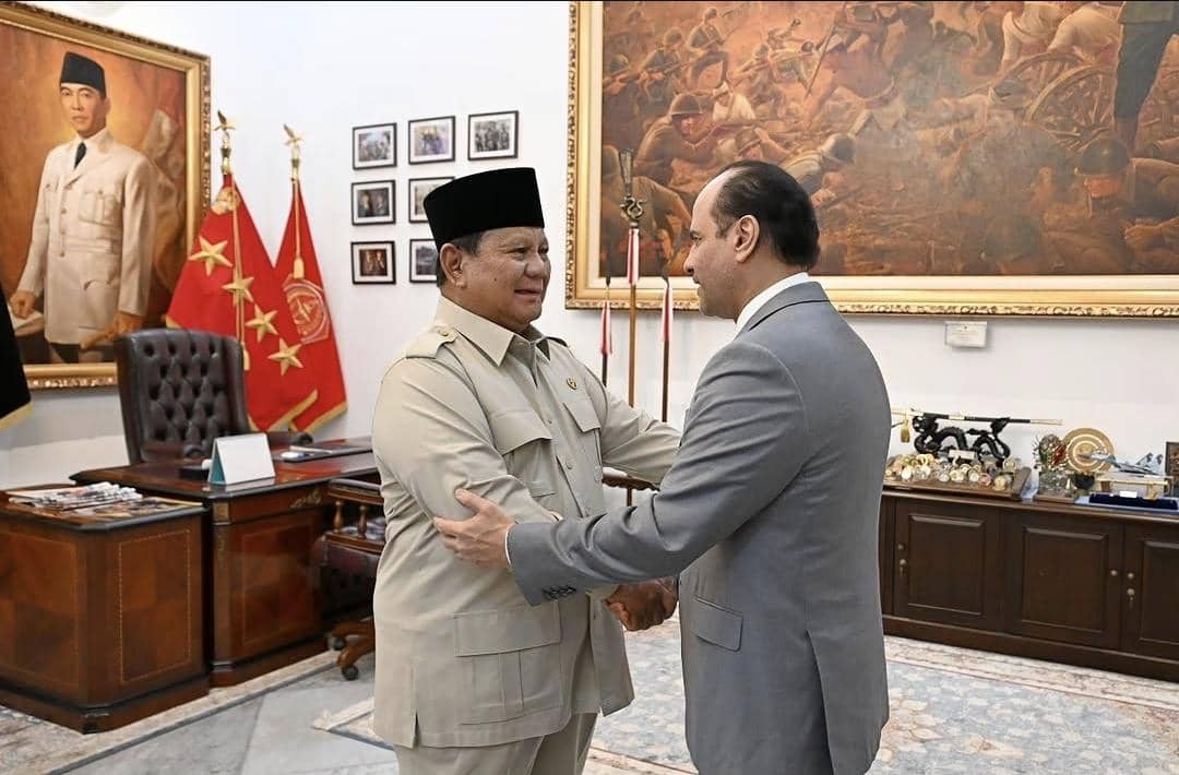 Sjafrie Anugerahkan Medali Dharma Pertahanan kepada Menhan Qatar