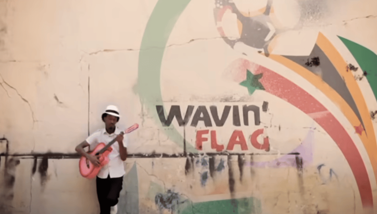 cuplikan MV Wavin' Flag - K'naan