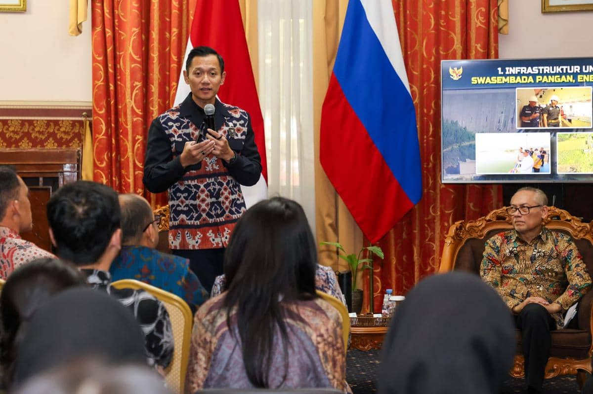 Menko Infrastruktur, Agus Harimurti Yudhoyono (AHY) bertemu Diaspora Indonesia di Rusia. 