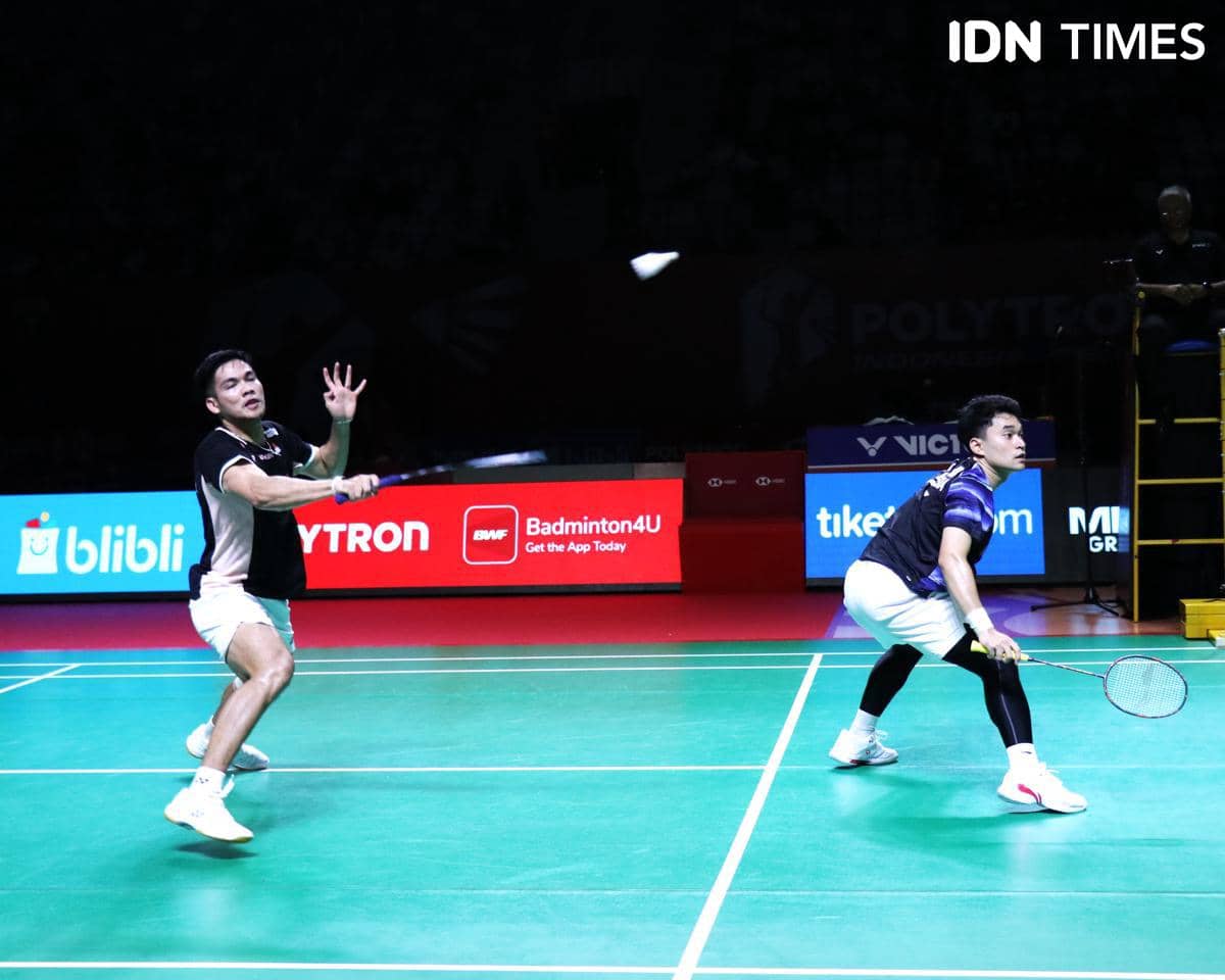 Aksi ganda putra Indonesia, Leo Rolly Carnando/Daniel Marthin, saat menghadapi wakil Taiwan, Lee Jhe Huei/Yang Po Hsuan, di 32 besar Indones