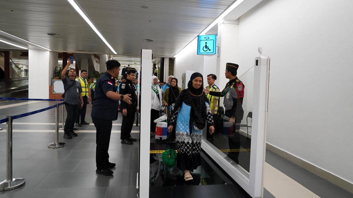 Imigrasi siapkan gerbang koridor untuk sambut jemaah haji.