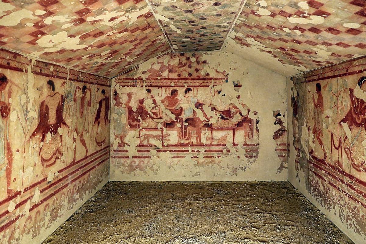 Lukisan dinding berwarna atau polychrome frescoes, Kota Tarquinia, Italia