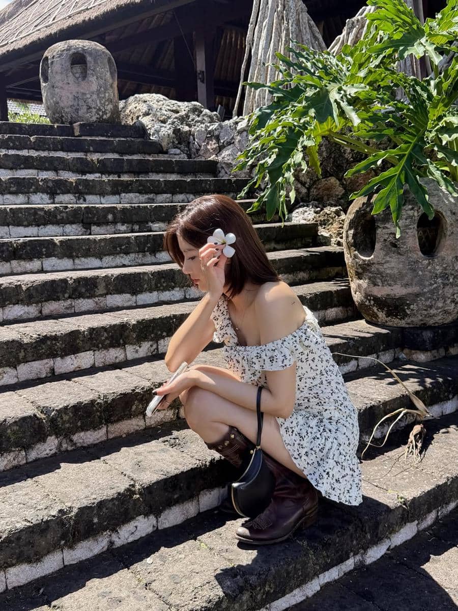 potret Kwon Eunbi liburan di Bali