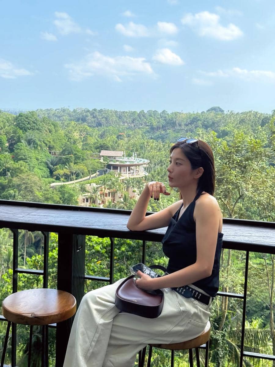 potret Kwon Eunbi liburan di Bali