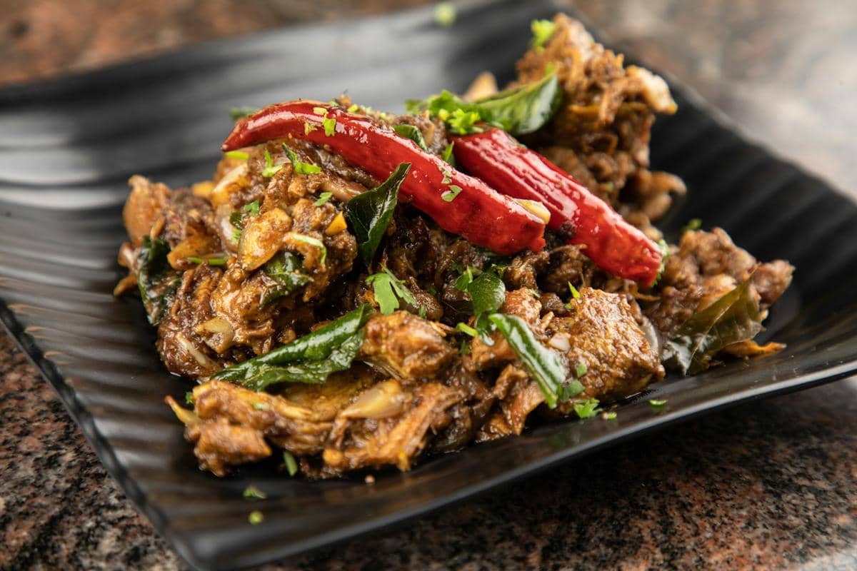 Resep Gepuk Daging Sapi Basah dengan Sambal Ijo yang Bikin Nagih