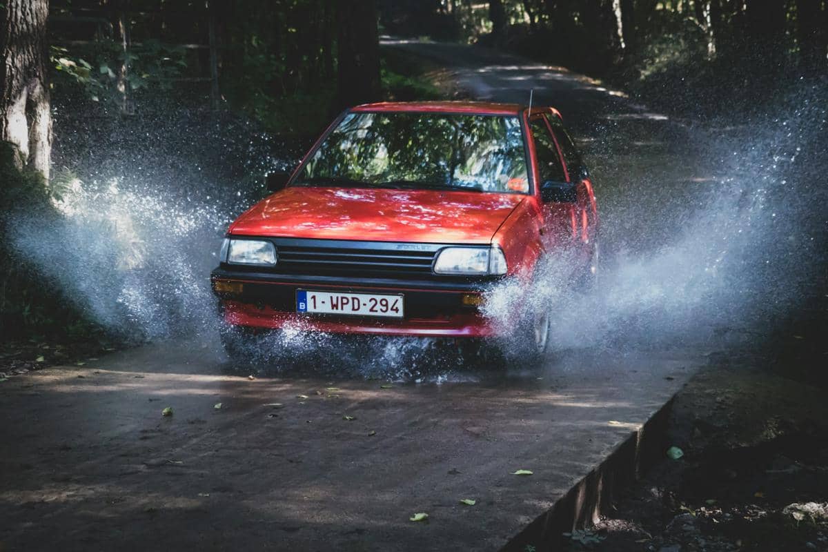 5 Tips Mengurangi Risiko Water Hammer saat Mobil Menerjang Genangan