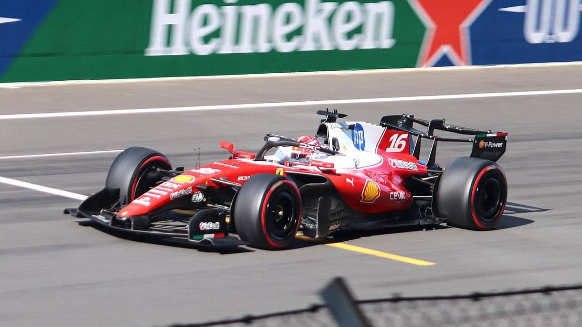 Charles Leclerc Tetap Bersama Ferrari Lepas Formula 1 2026
