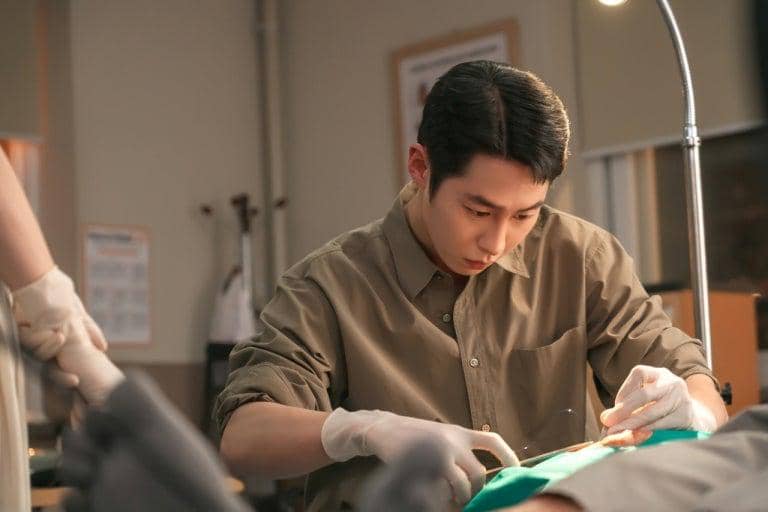Still cut drama Doctor on the Edge
