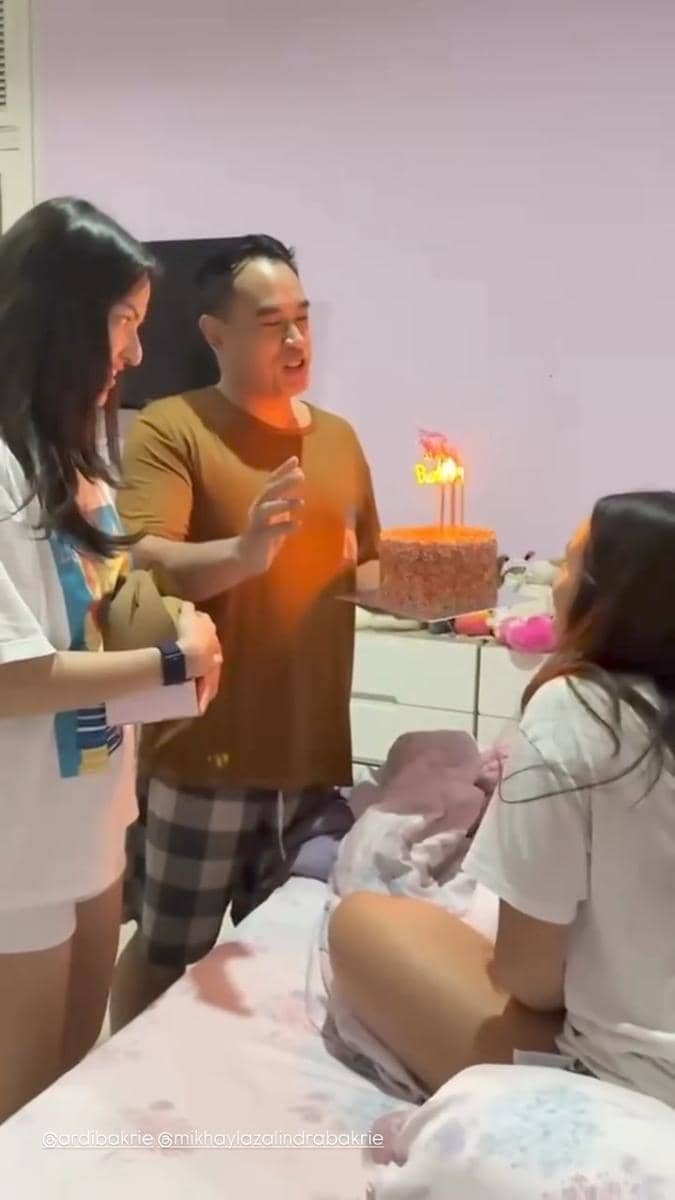 Ulang tahun Mikhayla anak Nia Ramadhani dan Ardi Bakrie 
