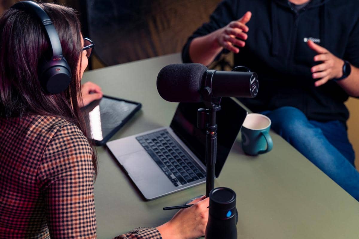 ilustrasi podcast