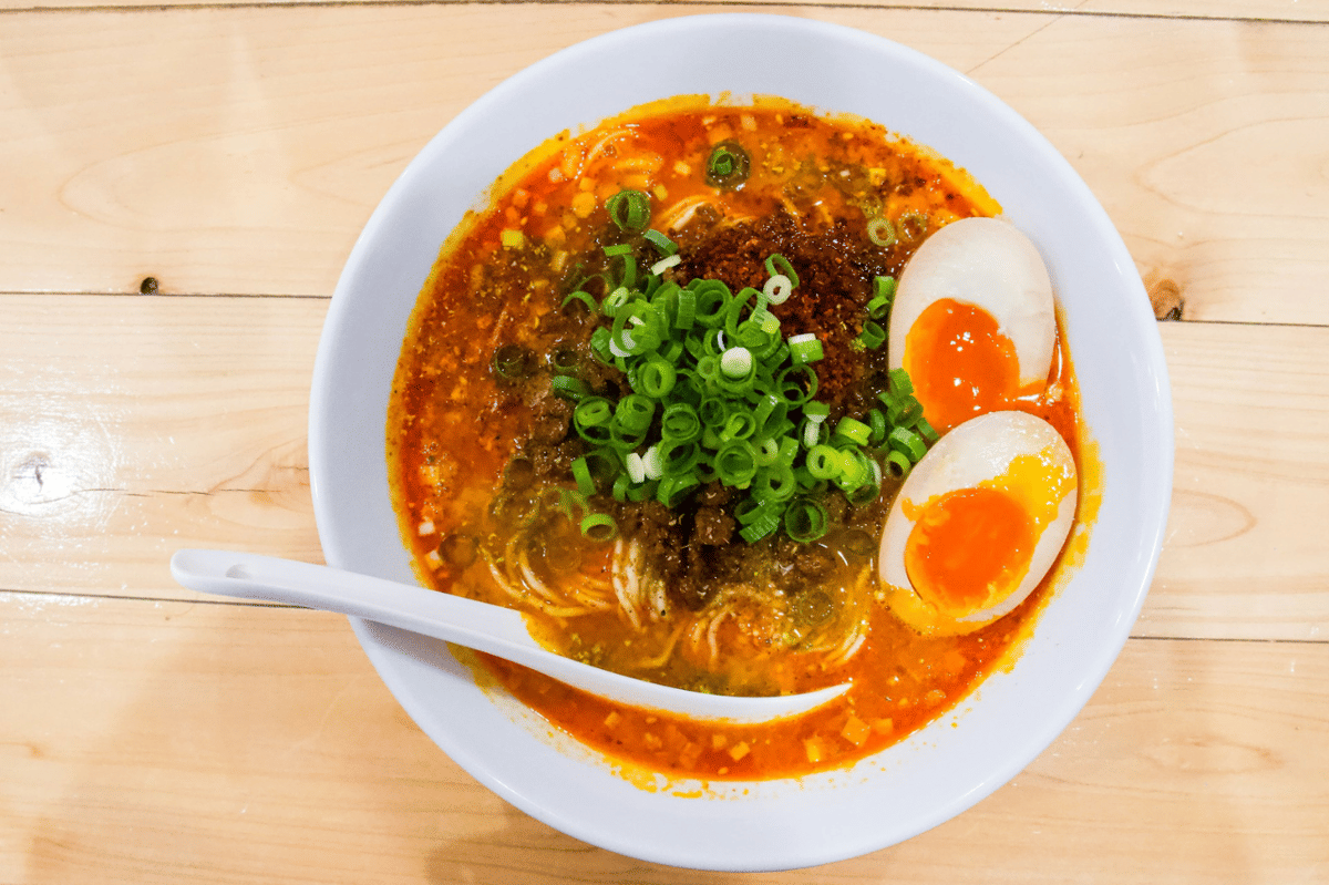 Resep Ramen Ayam Kuning Pedas, Comfort Food untuk Temani Hari!
