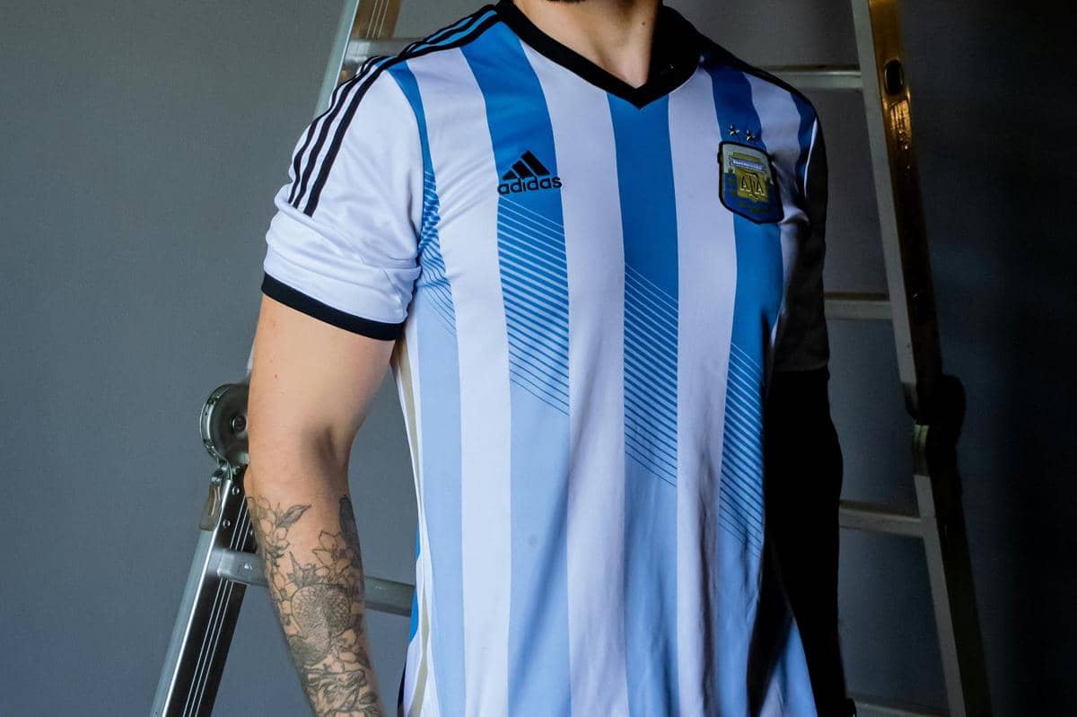 ilustrasi jersey sepak bola