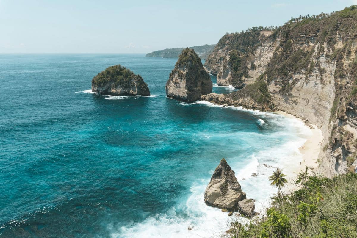 ilustrasi Pantai Diamond (unsplash.com/Polina Kuzovkova)