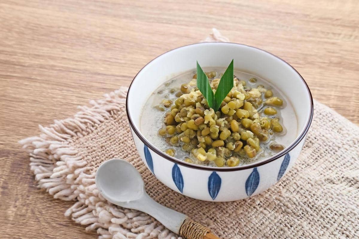 Resep Es Kacang Hijau Pandan, Segar dan Mengenyangkan!