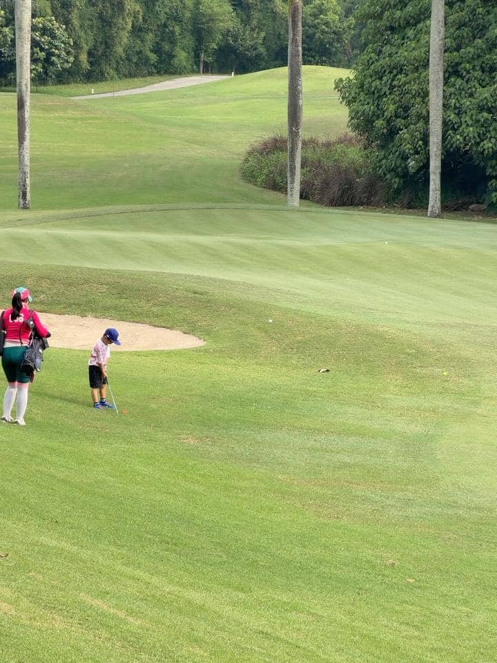 Dante anak Chelsea Olivia raih juara di turnamen golf junior