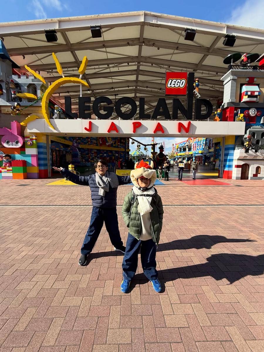 Keluarga Revalina S. Temat liburan di Legoland Jepang