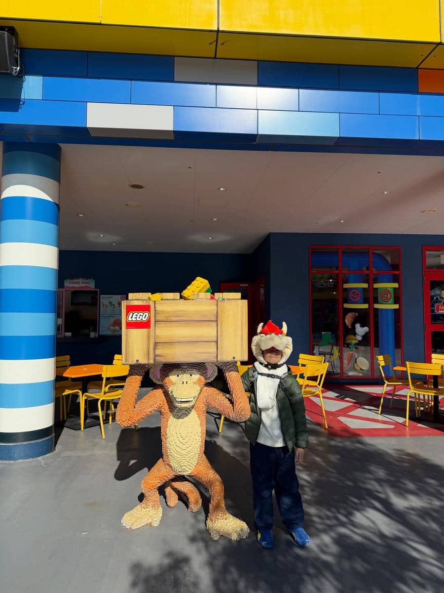 Keluarga Revalina S. Temat liburan di Legoland Jepang