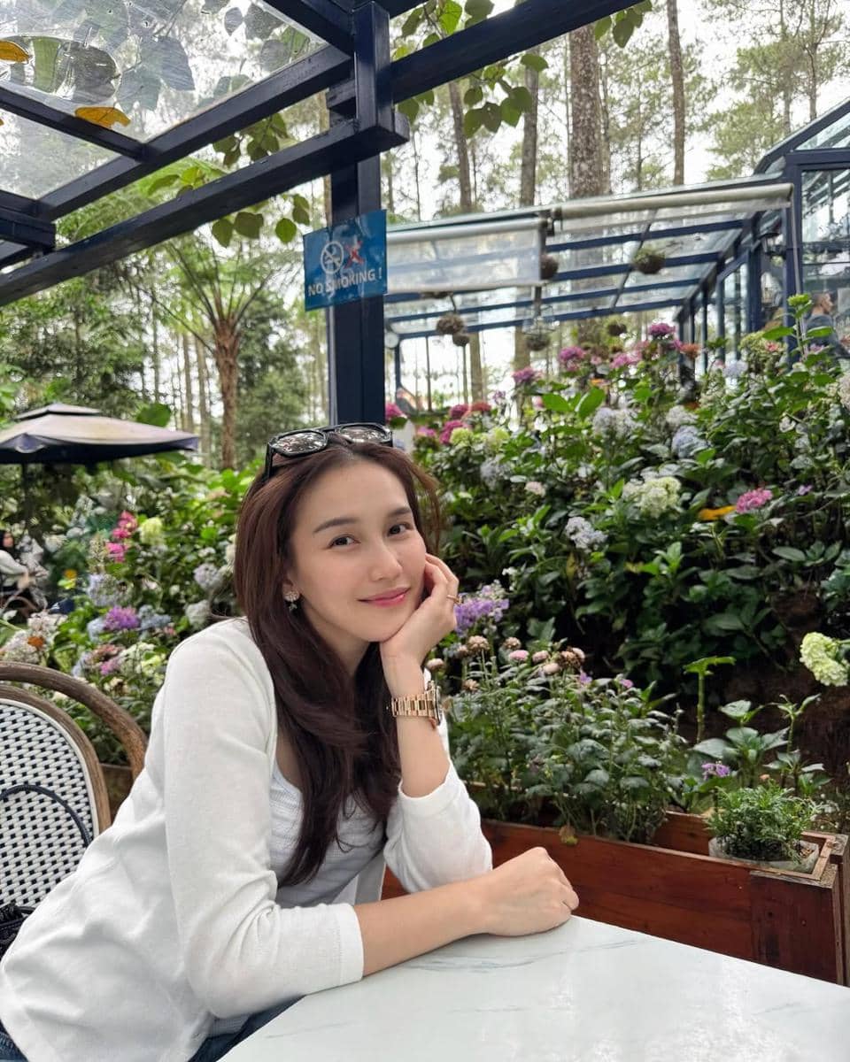 Ayu Ting Ting saat liburan di Lembang