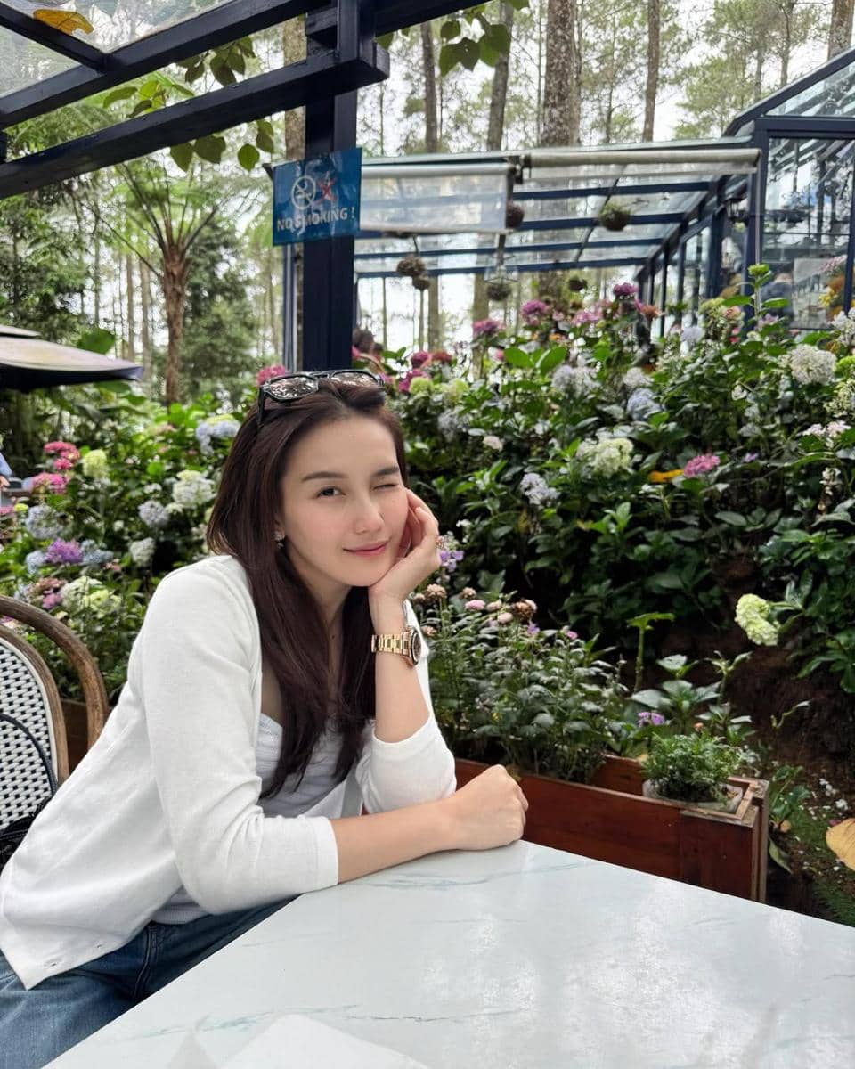 Ayu Ting Ting saat liburan di Lembang