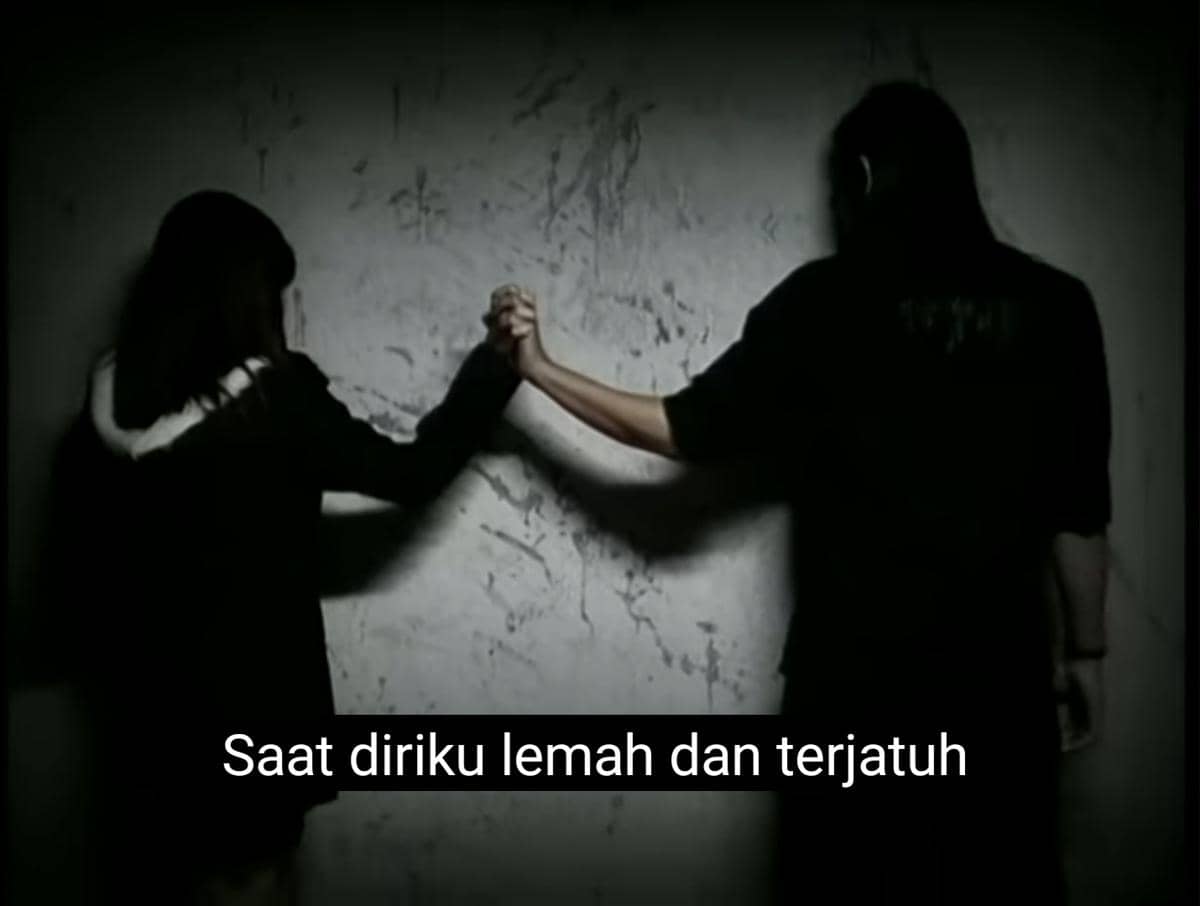 cuplikan video klip "Sempurna"