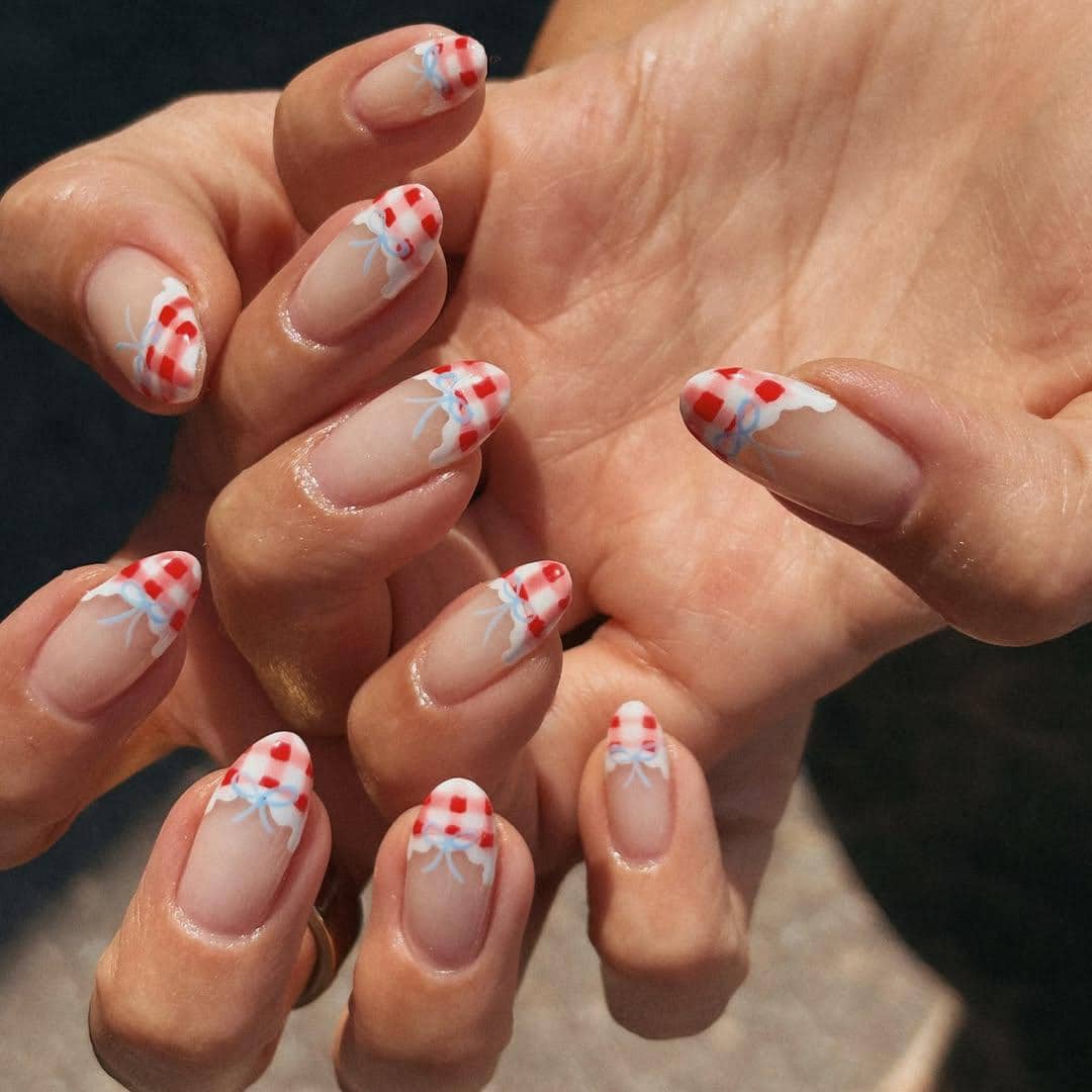 Inspirasi nail art picnic-core