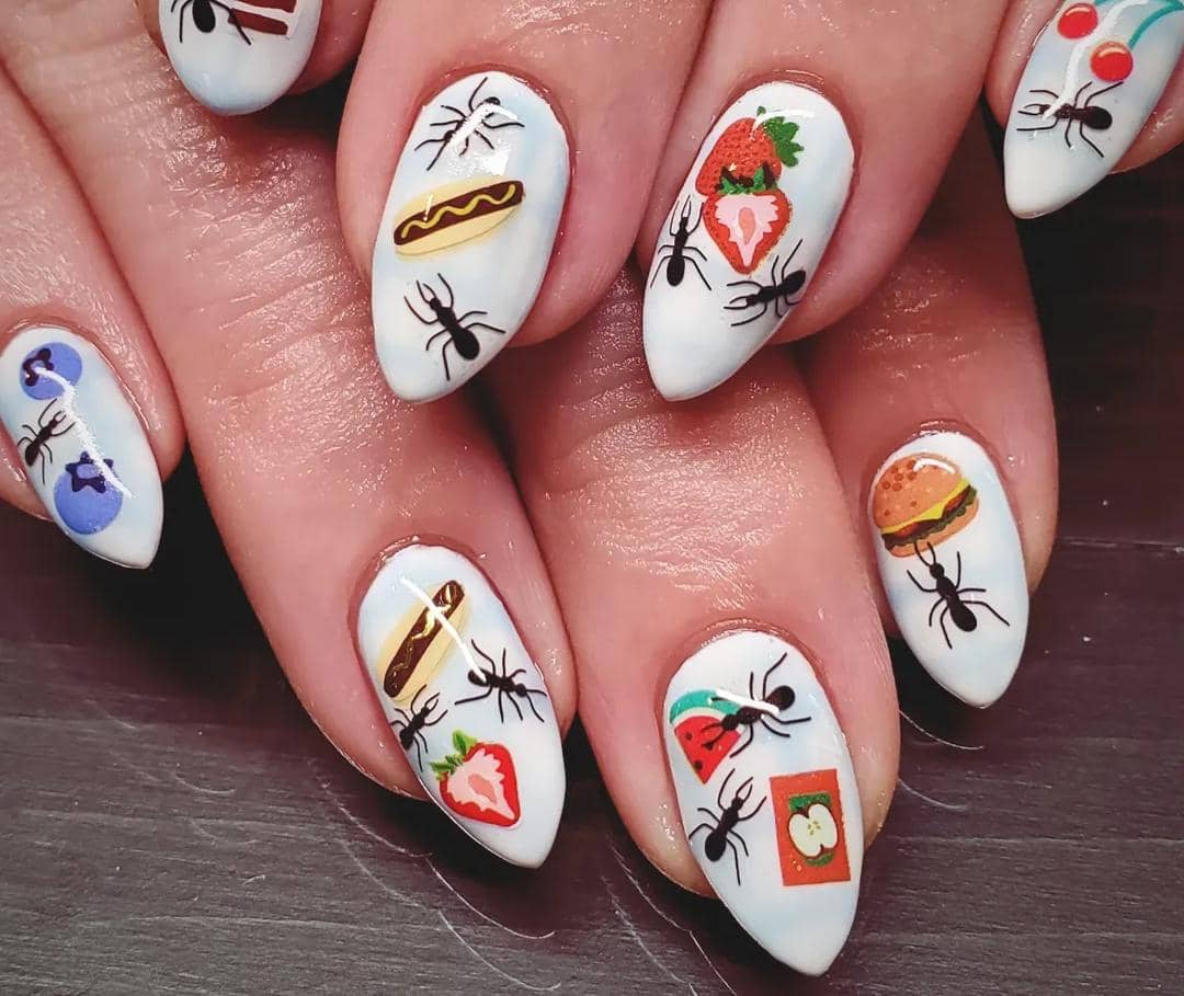 Inspirasi nail art picnic-core
