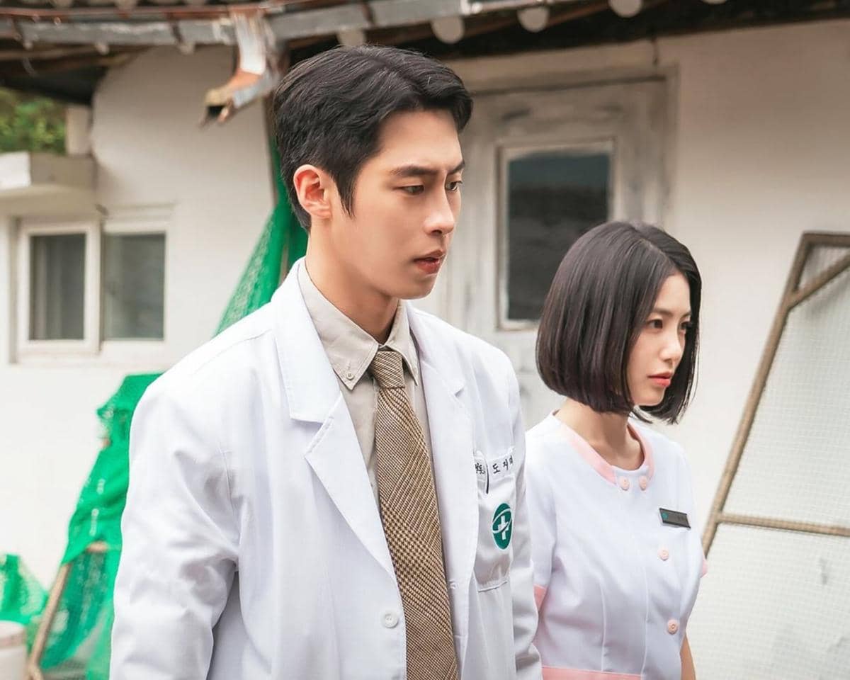 6 Petugas Medis Puskesmas Pulau Pyeondong-do di Doctor On The Edge