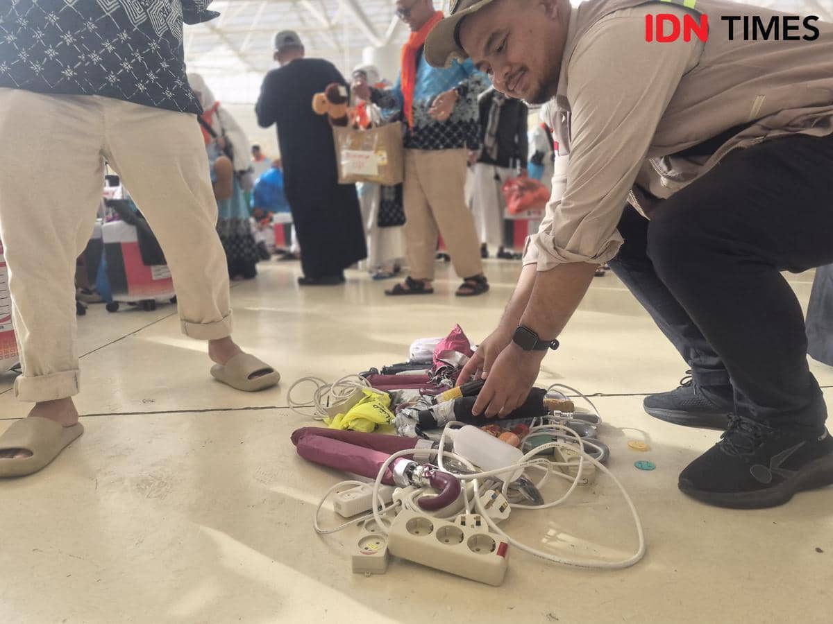 Rindu Cucu, Jemaah Haji Rela Bongkar Koper demi Bawa Boneka Unta