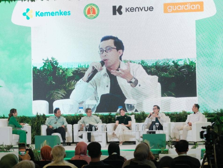 Trik Dokter Tirta Hadapi Perokok Bandel: Kasih Jempol, Ya dan Sip