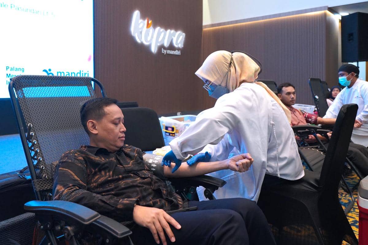 Ratusan Warga Ikut Donor Darah untuk Penuhi Stok PMI Bandung