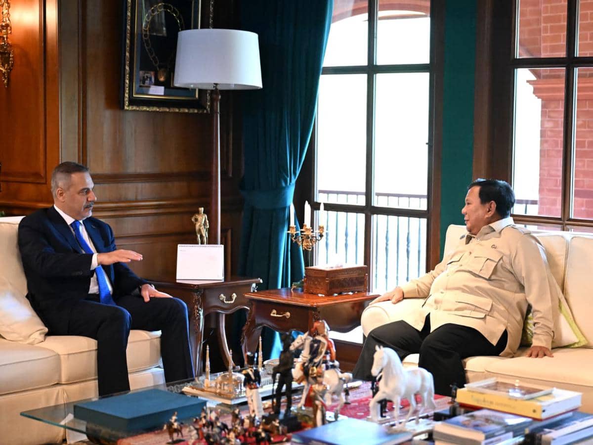 Presiden Prabowo Subianto menerima kunjungan Menteri Luar Negeri Türkiye Hakan Fidan di kediaman Hambalang, Jawa Barat, Rabu (3/6/2026). (Dok. Sekretariat Presiden)