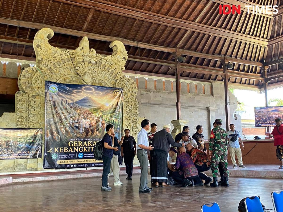 3 Peserta Audiensi Kerauhan di DPRD Bali saat Penyerahan Aspirasi
