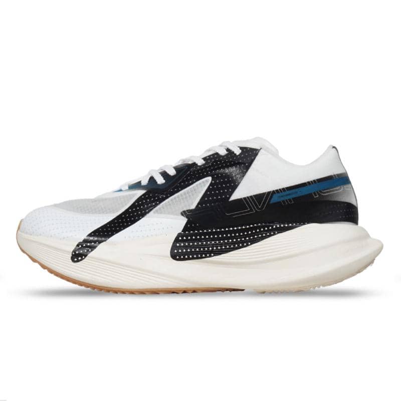 Sepatu lari Specs Coanda berwarna putih dengan aksen hitam dan biru, memiliki sol tebal berwarna krem dan desain modern aerodinamis.