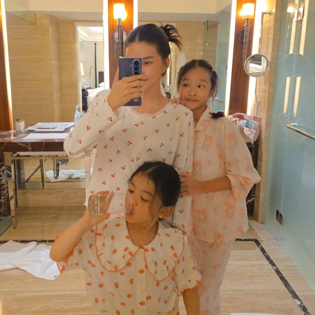OOTD Ibu-Anak ala Sarwendah (instagram.com/sarwendah29)